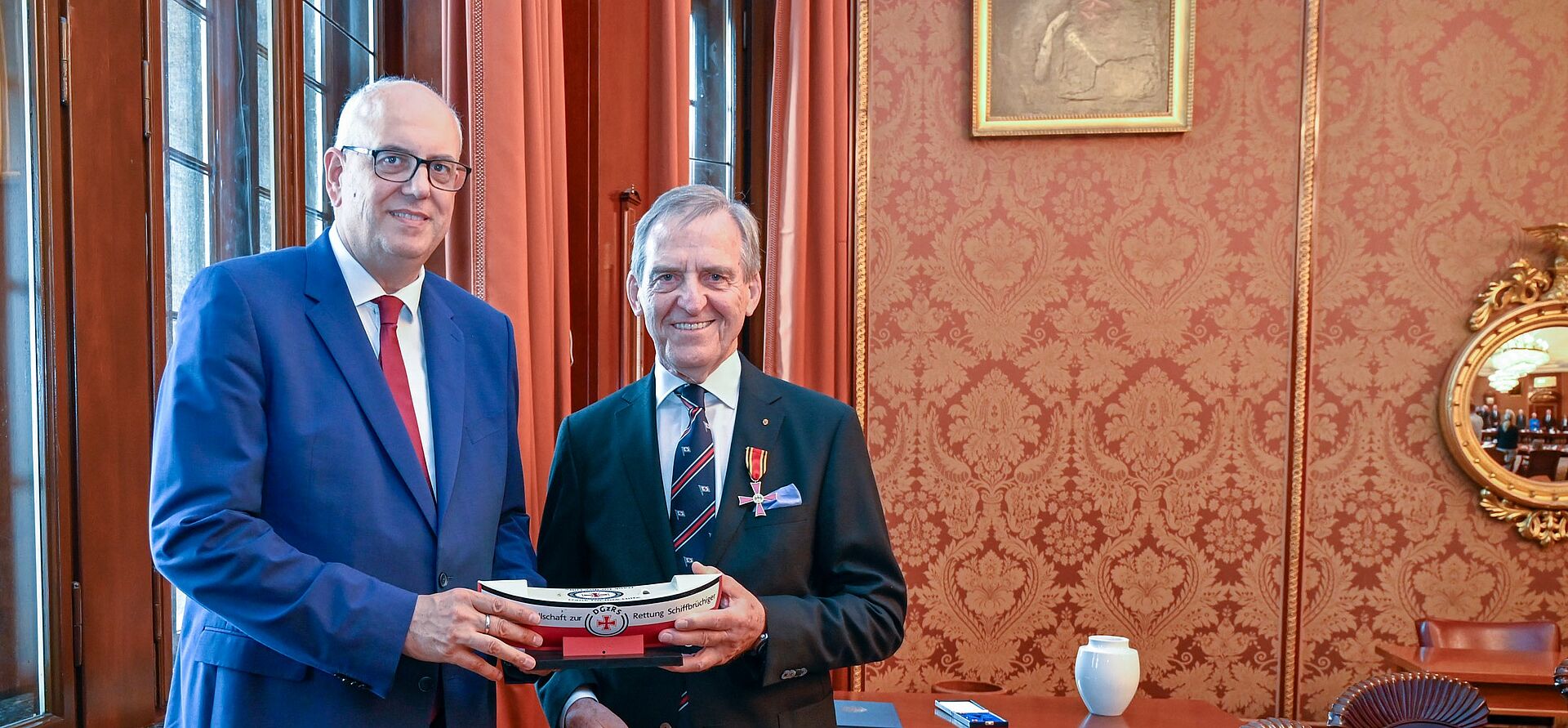 Gerhard Harder mit Verdienstkreuz am Bande geehrt